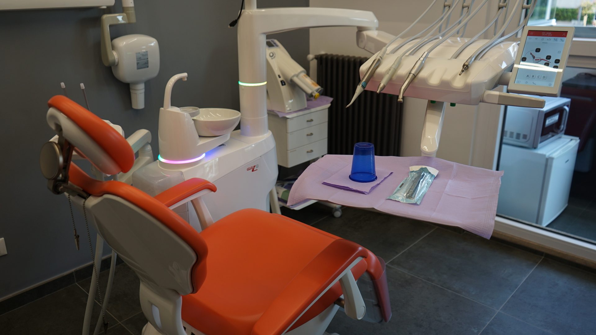 Second treatment room with dental unit
